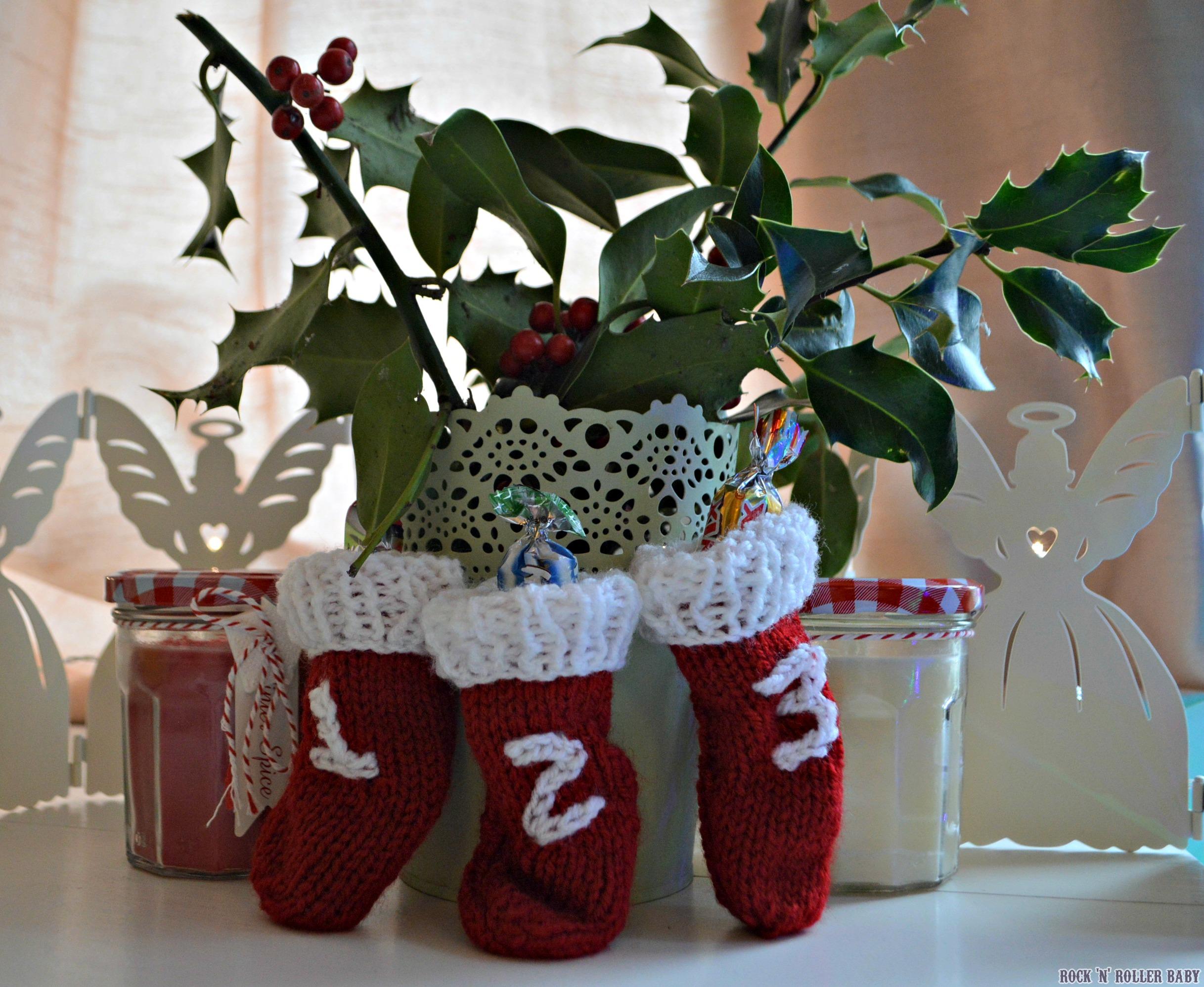 Mini Christmas Stockings FREE Knitting Pattern! RocknRollerBaby