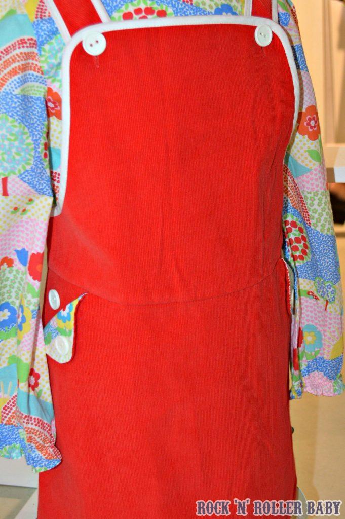 I adore every detail of this little number. It reminds me of the film Made In Dagenham and a dress jaime Winstone wears in it... Too cool and this has GOT to be made in bigger sizes yes?!