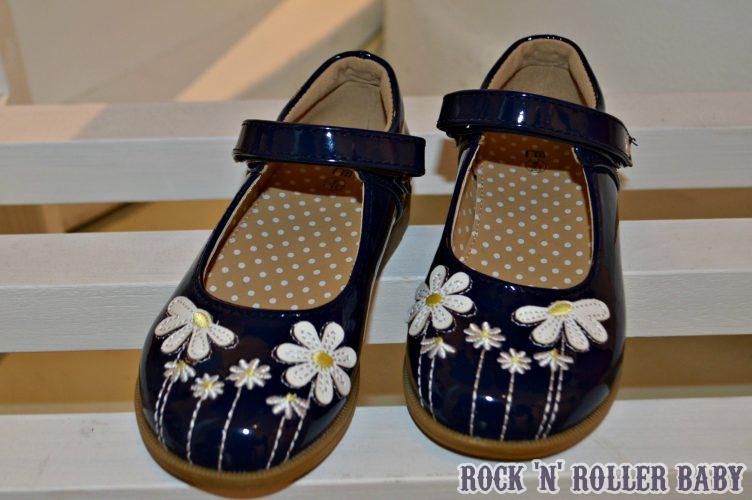 Hello little daisy shoes from the mainstream Mothercare collection!