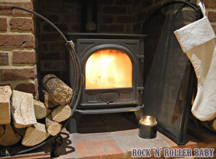 Packs of fire wood from Poundland for £3!
