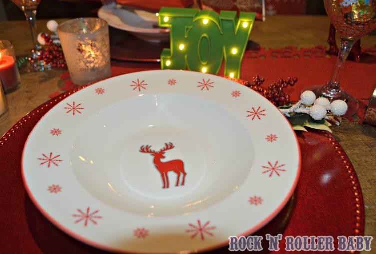 Even the plates and bowls can be bought for a pound and they even do festive cuttlery sets!